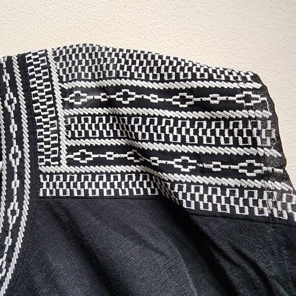 Cupio Black/White Aztec Embroidered Scoop Neck Cap Sleeve Blouse Size Small - Picture 4 of 14